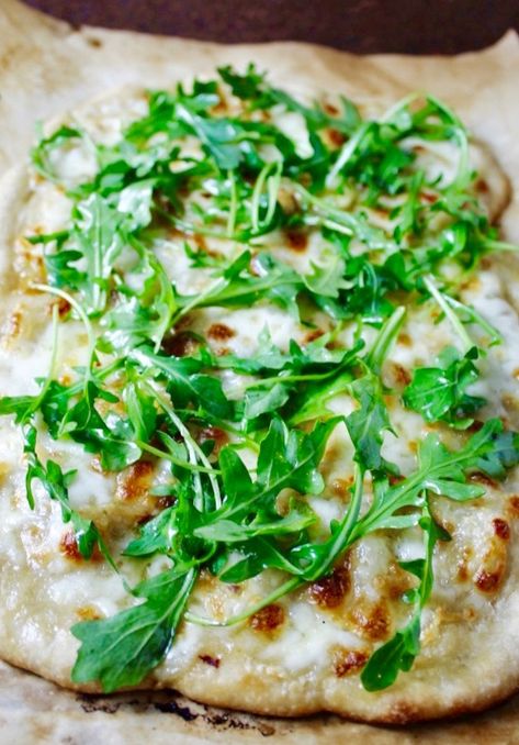 Arugula Pizza Recipes, Garlic Infused Oil, Greek Chicken Kebabs, Avocado Pizza, Naan Pizza Recipes, Crisp Salad, Arugula Pizza, Mediterranean Cooking, Naan Pizza