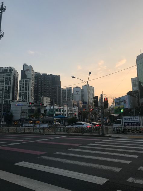 City Aesthetic Morning, Seoul Morning, Early Morning Motivation, Acnh City Core, Trainee Aesthetic, Early Morning Aesthetic, Study In Korea, Morning Street, Calm Images