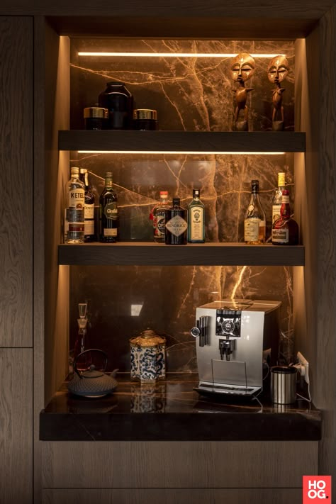 Modern Home Bar Designs, Home Bar Cabinet, Coffee Bar Station, Bar Mini, Home Bar Rooms, Modern Home Bar, Home Bar Design, Whisky Bar, Grey Bathroom