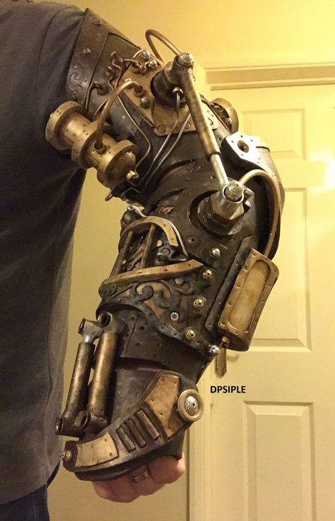 Kokedamas Ideas, Steampunk Arm, Steampunk Machine, Steampunk Machines, Steampunk Armor, Diy Steampunk, Mechanical Arm, Arm Art, Diy Kostüm