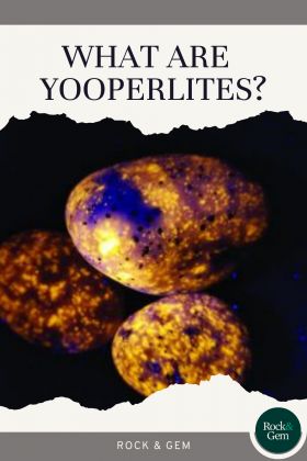 What are Yooperlites? | Rock & Gem Magazine Yooperlite Rocks, Fluorescent Minerals, Mineral Identification, Minerals Museum, Keweenaw Peninsula, Agate Rocks, Uv Flashlight, Lake Superior Agates, Beach Finds