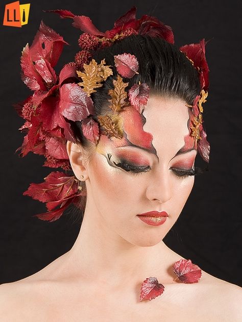 autumn fantasy make up Autumn Face Paint, Autumn Fairy Makeup, Makeup Artistique, Inspi Makeup, Graduation Themes, Fae Magic, Fairy Ball, Fashion Show Makeup, Autumn Witch