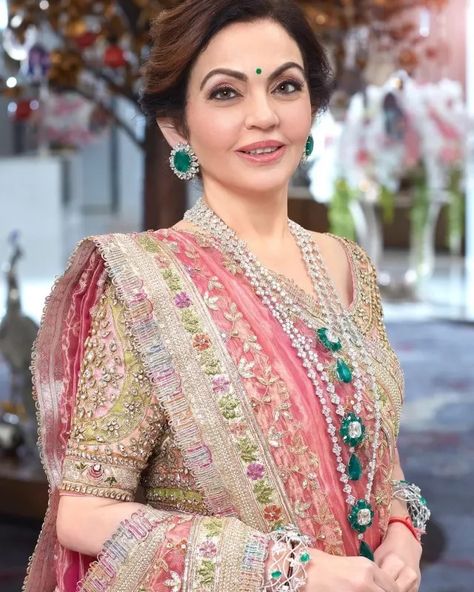 Nita Ambani Re-Wore Huge Diamond 'Jhumkas' And Isha's 'Haath Phool' For Anant's Pithi Ceremony Haath Phool, Diamond Jhumkas, Nita Ambani, Zardozi Embroidery, Half Sleeve Blouse, Manish Malhotra, Haldi Ceremony, Bandhani Saree, Heart Shaped Rings