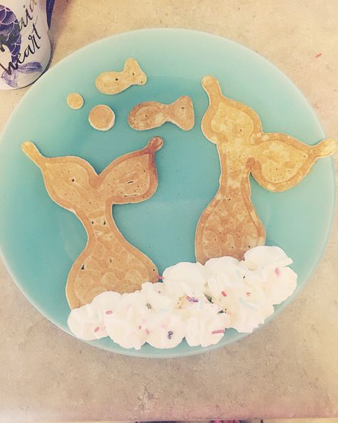 Mermaid Pancakes Mermaid Breakfast Birthday Party, Mermaid Breakfast Food, Mermaid Breakfast Party, Mermaid Pancakes, Mermaid Breakfast, Fun Kid Breakfast, Sea Pancake, Birthday Breakfast Party, Pancake Shapes