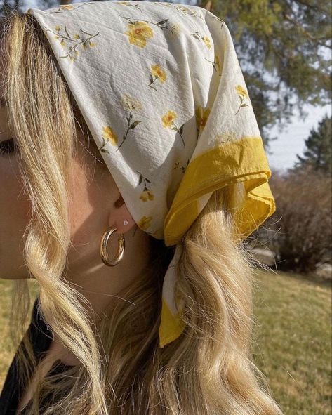 Mode Hippie, Yellow Aesthetic, Mode Vintage, Aesthetic Hair, Looks Vintage, Strawberry Shortcake, Scarf Hairstyles, Cute Hair, Pretty Hairstyles