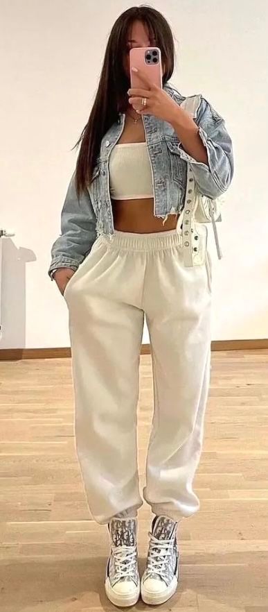 These cute outfits include streetwear fashion, casual outfits, everyday fits, street style inspiration, jogger outfit ideas and more looks. Jogger Outfit Ideas, Cute Streetwear Outfits, Streetwear Fashion Casual, Jogger Outfit, Fashion Casual Outfits, Cute Streetwear, Outfits Everyday, Everyday Fits, Joggers Outfit