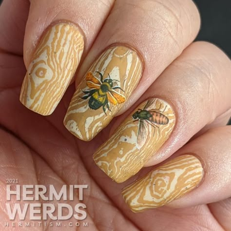 Woods Nails, Bug Nail Art, Honey Nails, Water Decal Nail Art, Bug Nails, Decal Nail Art, Nails Business, Witchy Nails, Wood Nails