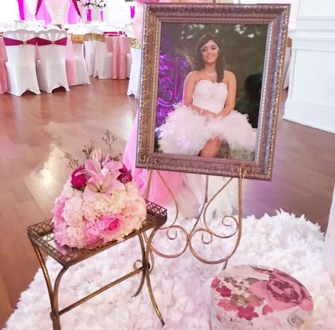 Fussia pink and gold sweet 15th celebrations  | CatchMyParty.com Sweet 16 Gift Table Ideas, Pink And Gold Sweet 16 Decorations, Sweet 16 Cake Table, Party Ideas Sweet 16, Sweet 15 Ideas, Butterfly Wedding Theme, Sweet 16 Centerpieces, Mermaid Baby Shower Invitations, 15th Birthday Party Ideas