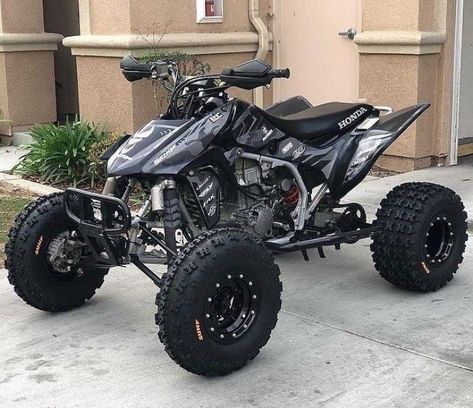 Atv Four Wheelers, Atv Bike, Face Gear, Sport Atv, Quad Bikes, Motocross Gear, Bike Toy, Motorcycle Drawing, Four Wheeler