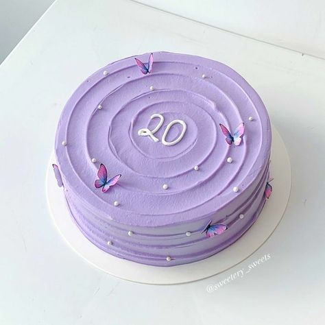 Simple Aesthetic Bday Cake, Purple Birthday Cake Aesthetic, Cute Aesthetic Cakes, Purple Cake Aesthetic, Purple Cake Design, Purple Bday Cake, Bts Birthday Cake, Birthday Cake Purple, Purple Birthday Cake