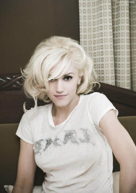 "Sweet Escape" era Gwen Stefani Gwen Stefani Cool, Gwen Stephanie, Gwen Renée Stefani, Gwen Stefani No Doubt, Gwen Stefani Style, Gwen And Blake, Best Beauty Tips, Gwen Stefani, Girl Crushes