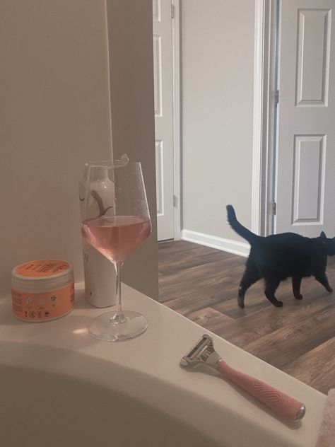 cat single wine apartment aesthetic bathtub that girl Happily Single Aesthetic, Single Girl Era Aesthetic, Single Girl Apartment Aesthetic, Adult Vision Board, Single And Happy Aesthetic, Single Aesthetic Girl, Single Woman Aesthetic, Single Woman Apartment, Adult Life Aesthetic