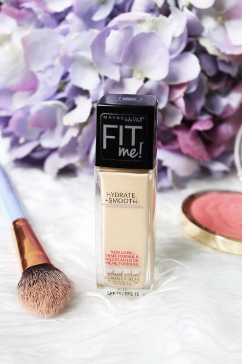 Maybelline Fit Me Hydrate + Smooth Foundation Review Makeup Fit Me, Maybelline Products, Fit Me Foundation, Maybelline Cosmetics, Dewy Foundation, Maybelline Fit Me Foundation, Smooth Skin Texture, Makeup Mistakes, Products Ideas