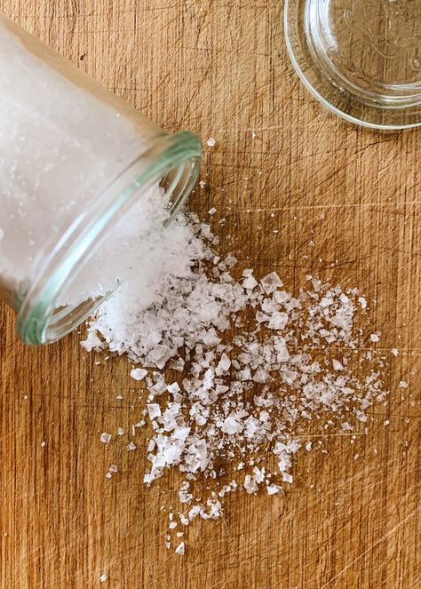 Maldon Sea Salt Flakes, Finishing Salt, Boiling Pasta, Sprinkle Salt, Salt Flakes, Flaky Salt, Salt And Light, No Salt Recipes, Salt Crystal