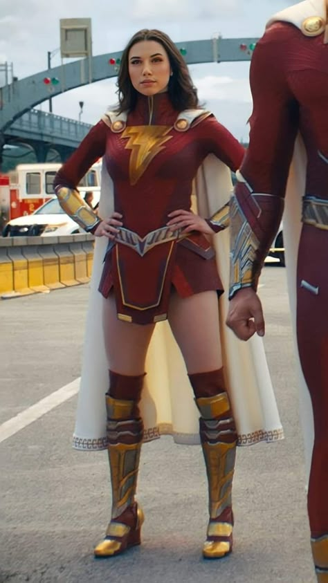 Grace Caroline Currey, Grace Fulton, Grace Caroline, Captain Marvel Shazam, Mary Marvel, Dc Comics Heroes, Dc Comics Artwork, Comics Girls, Marvel Girls