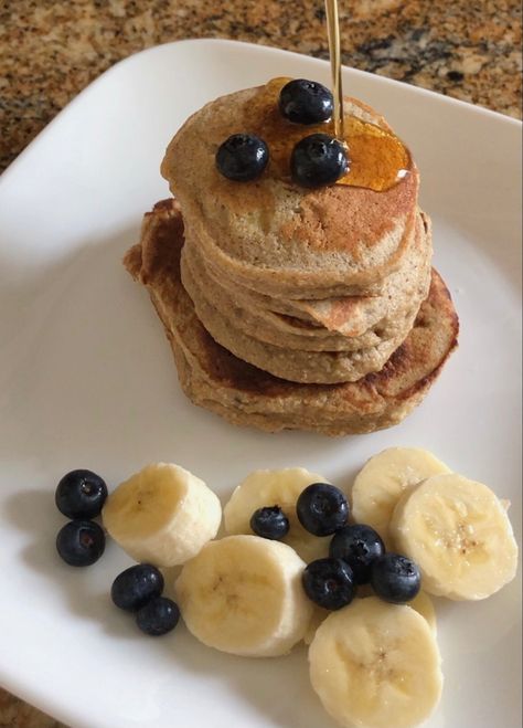 Oat Pancakes Aesthetic, Breaky Ideas, Wellness Girlie, Pancakes Aesthetic, Sweets Photo, Food Wallpapers, Banana Oat Pancakes, Bakery Foods, Meals Ideas