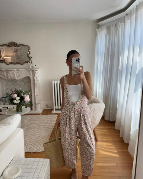 spring/summer outfit Emma Leger, Emma Rose, Modest Fits, Casual Outfit Inspiration, Mom Outfits, Colourful Outfits, Work Attire, Mom Style, Spring Summer Outfits