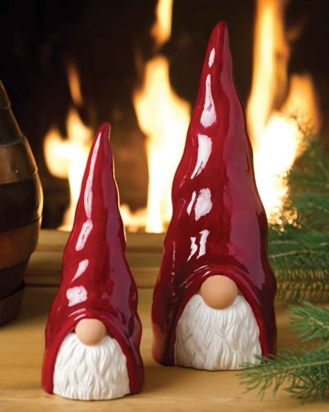 Christmas Gnomes Christmas Pottery Ideas Xmas, Christmas Clay Sculpture Ideas, Hand Building Pottery Ideas Christmas, Christmas Ceramics Pottery, Christmas Ceramic Ideas, Ceramics Christmas Ideas, Pottery Ideas Christmas, Xmas Ceramics, Christmas Ceramics Ideas