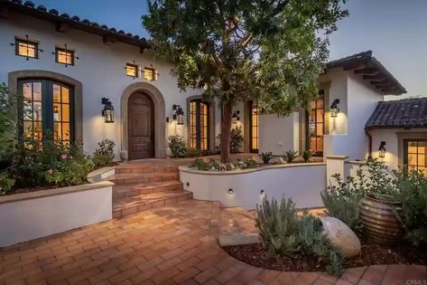 Rancho Santa Fe Homes, One Story Hacienda Style Homes, Spanish Ranch Style Homes Floor Plans, Rancho House Ranch Homes, Santa Fe Style Homes Exterior, Spanish Adu, Spanish Ranch Style Homes, Spanish Hacienda Style Homes, Modern Spanish Farmhouse