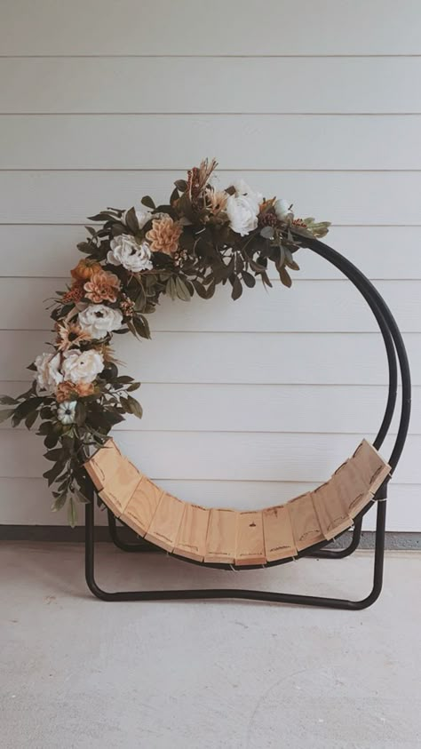 Log Holder Photography Prop, Flower Hoop Photography Prop, Photography Props Ideas, Photography Studio Props, Photography Studio Decor, Diy Newborn Photography, Diy Photography Props, Selfie Wall, Beautiful Home Gardens