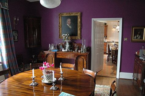 Purple walls really bring out the warmth of the wood. Plum Dining Room, Purple Dining, Strange Decor, Purple Dining Room, Dining Room Colors, Purple Decor, Purple Walls, Pink Room, Room Colors