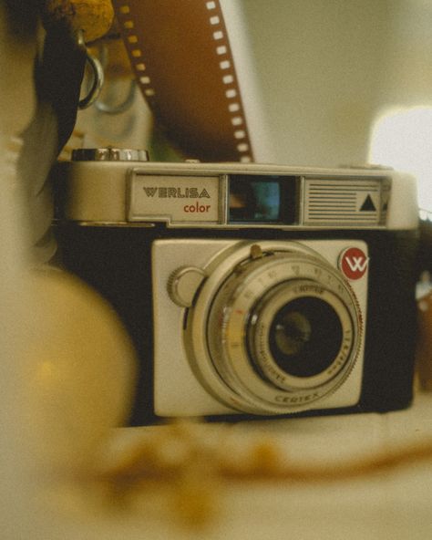 60s School Aesthetic, Photography Vintage Aesthetic, Vintage Cigerattes Aesthetic, 1965 Aesthetic, Aesthetic Vintage Pics, Pastel Vintage Aesthetic, 1960s Camera, Crossroads Demon, 70s Camera