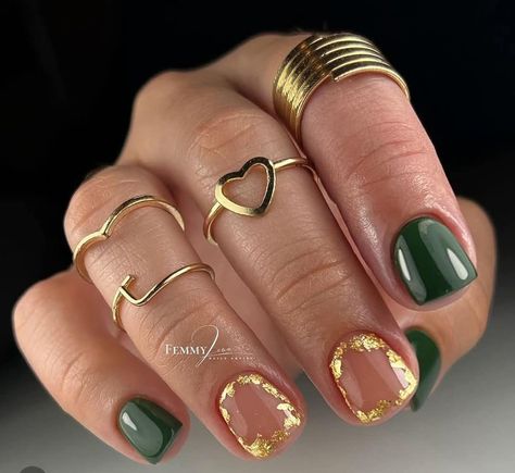 Green Polish Nail Design, Dark Green And Gold Nails Short, Gel Nails Ideas Short Green, Green Red And Gold Nails, Green Short Nail Designs, Short Green Nails Ideas, Almond Acrylic Nails Designs, Palm Nails, Hippie Nails