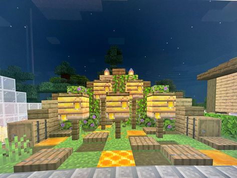 Bee Farm Minecraft Build, Minecraft Bee Hive Ideas, Watermelon Minecraft Farm, Bee Area Minecraft, Bee Dome Minecraft, Bee Hive Minecraft, Bee Sanctuary Minecraft, Minecraft Bee Sanctuary, Minecraft Bee Farm