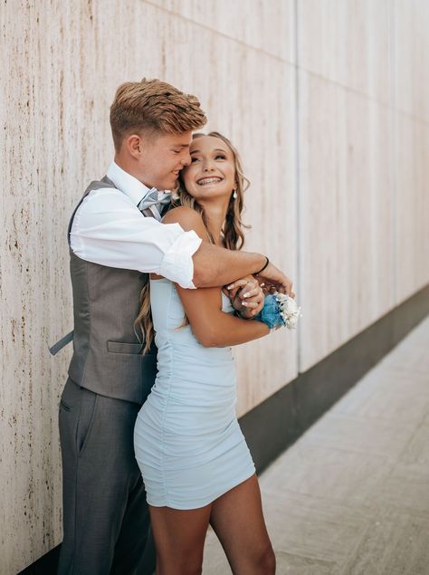 Baseball Hoco Pictures, Light Blue Homecoming Couple, Hoco Picture Ideas Couple, Light Blue Hoco Couple, Hoco Photo Ideas Couple, Hoco Pictures Ideas Couple, Cute Homecoming Pictures, Hoco Couples, Recreating Pictures