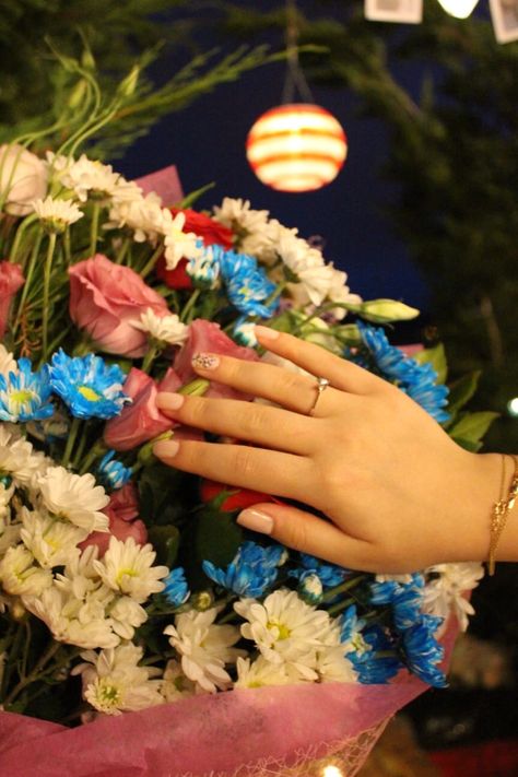 Merve & Mikail She Said yes/ Engagement pose / engagement ring/ she said yes/ #aesthetic #repost #shesaidyes #engagement #rings #nişan #söz Yes Aesthetic, She Said Yes Engagement, Said Yes Engagement, Engagement Pose, Engagement Pictures Poses, She Said Yes, Pictures Poses, She Said, Engagement Pictures