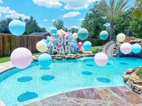 Gender Reveal Pool Decorations, Poolside Gender Reveal, Gender Reveal Ideas Pool Party, Gender Reveal Pool Ideas, Pool Party Gender Reveal Ideas, Pool Baby Shower Ideas Decoration, Gender Reveal Outdoor Decorations, Preppy Gender Reveal, Gender Reveal Ideas For Party Decoration Outdoor