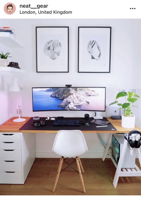 White And Light Wood Desk Setup, White And Wood Gaming Setup, Light Wood Desk, White Wood Desk, Dream Desk, Desk Space, Pc Setup, Office Setup, White Room