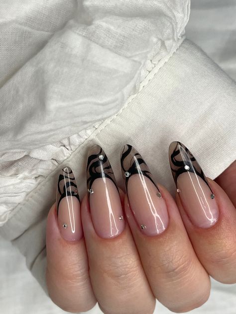 Nails Ideas With Diamonds, Black Nails Inspo Aesthetic, French Nails Rhinestones, Black Chrome French Tip Nails, Black Nails With Diamonds, Chrome Nails 2023, Black French Nail Designs, Black French Tips Nails, Black Diamond Nails