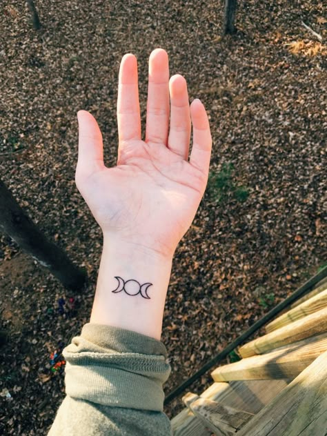 pinterest: Annie L Hayes @wildthingsaree Wicca Tattoo, Pagan Tattoo, Wiccan Tattoos, Witch Tattoo, Goddess Tattoo, Moon Tattoo Designs, Triple Moon, Wolf Tattoo, Simplistic Tattoos