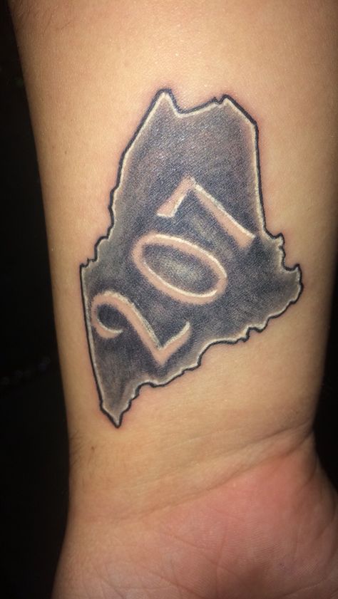 Maine 207 tattoo. Third tattoo 207 Tattoo Maine, State Of Maine Tattoo Ideas, Maryland Flag Tattoo, Maine Tattoo Ideas, Maine Tattoos, Cat Safe Garden, Maine Tattoo, Tattoo Future, Maine Flag