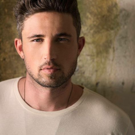 Michael Ray Michael Ray Country, Male Country Singers, Michael Ray, Ray Music, Id Choose You, Quotes Celebrities, Country Strong, I Love You Gif, You Miss Me