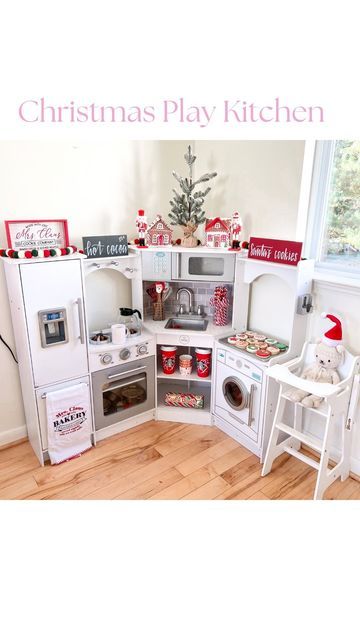 Christmas Play Kitchen Decor, Kids Christmas Playroom, Christmas Playroom Ideas, Play Kitchen Christmas Decor, Christmas Playroom Decor, Christmas Play Kitchen, Playroom Christmas Decor, Playroom Christmas, Christmas Playroom