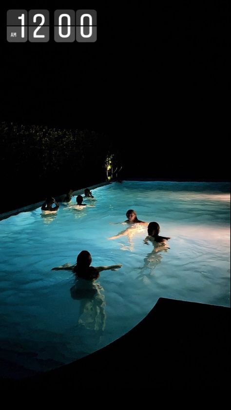 Fake Pool Snaps Night, Aesthetic Pool Pics Night, Night Swimming Pictures Friends, Night Swimming Aesthetic Pool, Nighttime Pool Pics, Night Swim, Girl Shadow, Beautiful Profile Pictures, Girl Gang Aesthetic