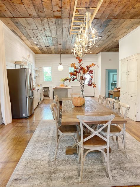 I am so excited to share with you the Final Reveal of our Waco Fixer Upper Home. I absolutely love how it turned out. 100 Year Old Home, Fixer Upper Home, Fixer Upper House, Farmhouse Remodel, Old Home, Style At Home, Rustic Dining Table, Fixer Upper, The Ceiling