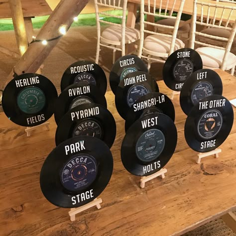 Wedding Concert Theme, Record Wedding Decor, Concert Theme Wedding, Concert Wedding Theme, Rock Wedding Theme, Record Centerpieces Ideas, Music Table Numbers, Disco Table Numbers, Vinyl Record Table Numbers