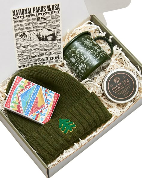 National Park Wedding Favors, Outdoorsy Gift Basket, Outdoorsy Man, Eco Packaging Design, Box Park, Outdoorsy Gifts, Eco Friendly Holiday, Wood Gift Box, National Park Gifts