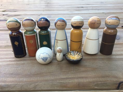 Nativity Peg Doll, Wooden Nativity Sets, Wooden Nativity, Wooden Peg Dolls, Wood Peg Dolls, Peg People, Clothespin Dolls, Nativity Crafts, Three Wise Men