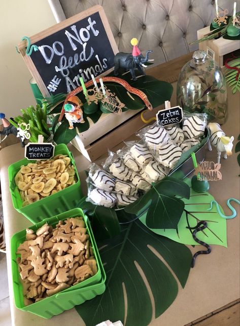 Two Jungle Birthday, Zoo Animals First Birthday, Safari Birthday Party Game, Birthday Party At The Zoo Ideas, Diy Jungle Birthday Decorations, Wild One Party Snack Ideas, Zoo Safari Birthday Party, 3rd Birthday Safari Theme, Safari Theme Birthday Activities