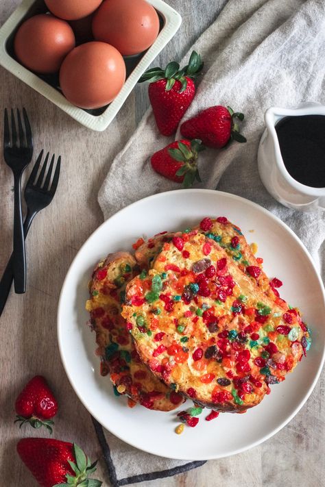 Fruity Pebbles French Toast - Lolo Home Kitchen Fruity Pebbles French Toast, Fruity Pebble, Fruity Pebbles Cereal, Pebbles Cereal, Delicious French Toast, Fun Breakfast, Lazy Weekend, Fruity Pebbles, Weekend Breakfast