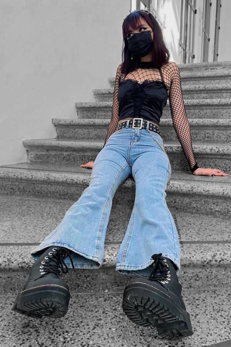 Fishnets Outfit, Grunge Outfit Ideas, Fishnet Outfit, Outfit Grunge, Blue Jean Outfits, Grunge Outfit, Alt Outfits, Outfit 90s, Rock Outfits