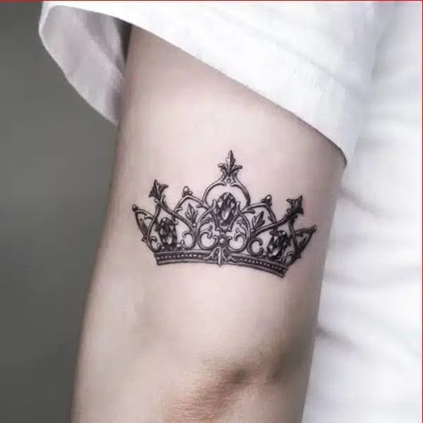 Princess Crown Tattoos, Tiara Tattoo, Crown Tattoo Men, Crown Tattoos For Women, Queen Crown Tattoo, Small Crown Tattoo, 16 Tattoo, Small Crown, Crown Tattoo Design