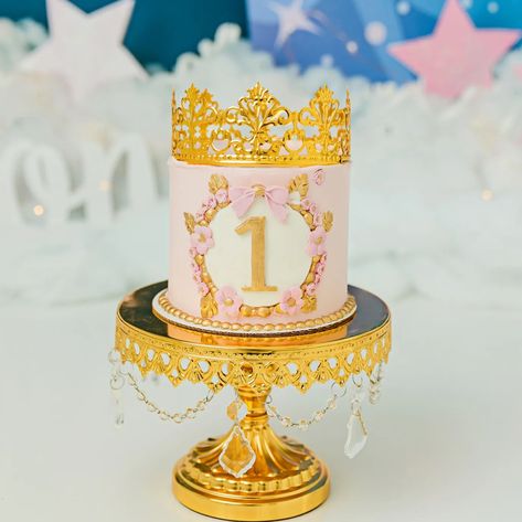 Princess Cake Smash 💫 Princess Smash Cake, Princess Cake Smash, Princess Smash Cakes, Princess Crown Cake, Healthy Smash Cake, Crown Cake, Princess Cake, Princess Crown