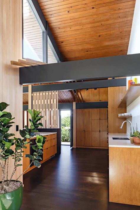 Mid-century modern home gets incredibly inspiring remodel in Oregon Mid Century Renovation, 1950s House, Sunken Living Room, Wood Ceiling, Mid Century Modern Kitchen, Design Remodel, Design Living Room, Ceiling Decor, Mid Century Modern House