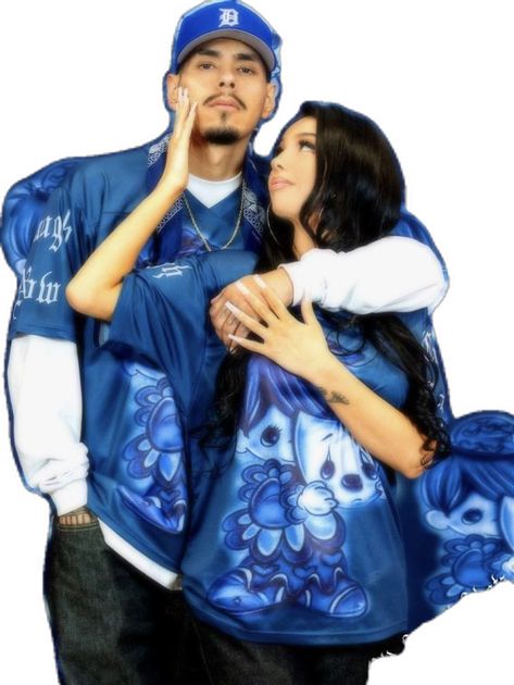 Old School Valentines Photoshoot, Y2k Couple Photoshoot, Cholo Couple Photoshoot, 80s Couples Aesthetic, 2000 Couple Photoshoot, Old School Couples, Old School Couples Photoshoot, Chicano Outfits, Valentine Poses