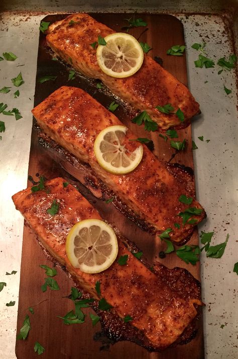 Sweet and tangy salmon with hint of smoky cedar Salmon On The Grill, Maple Mustard Salmon, Raclette Originale, Galette Des Rois Recipe, Plank Salmon, Cedar Plank Salmon, Salmon In Foil, Mustard Salmon, Maple Mustard